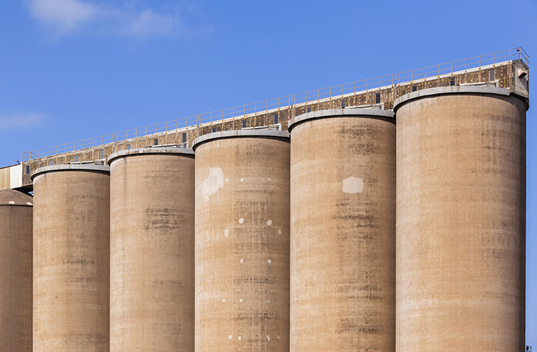 Metropolitan Insulation: Cemex Concrete Silos Tilbury