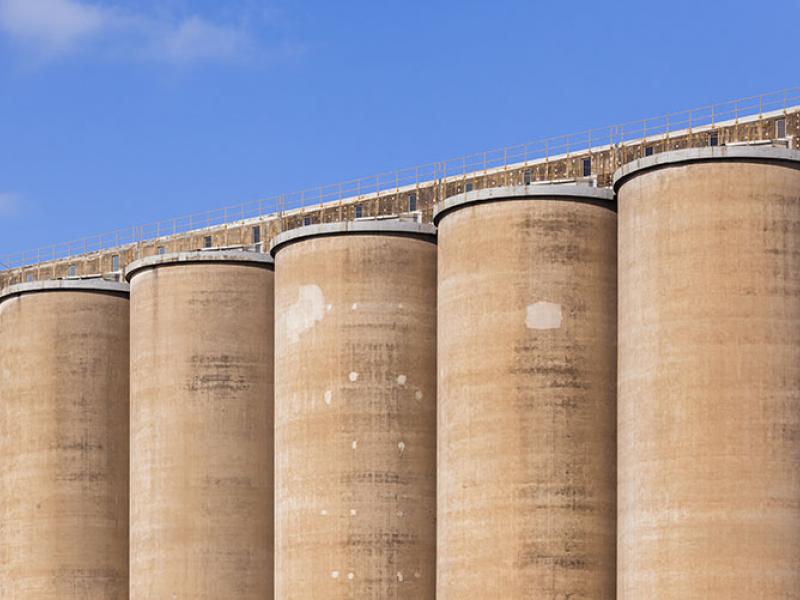 Metropolitan Insulation: Cemex Concrete Silos Tilbury