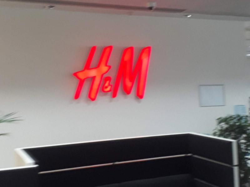Metropolitan Insulation: H and M Customer Service HQ