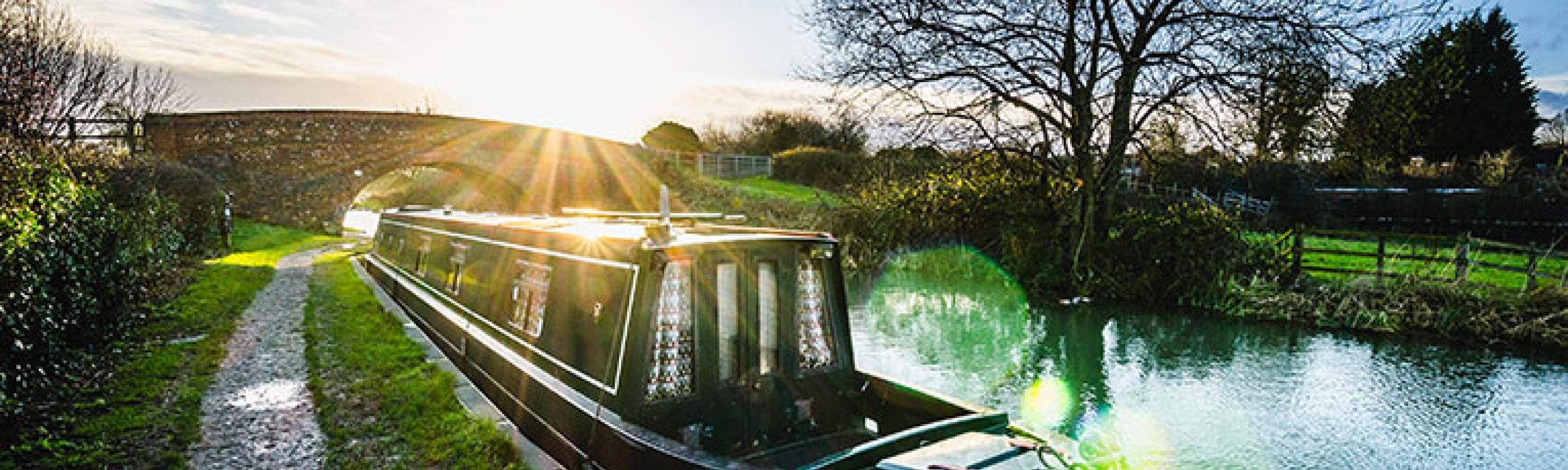 Metropolitan Insulation: Dutch Barge Chelsea Harbour | Marine Insulation